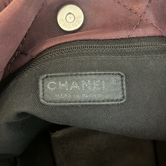 Chanel Leather Purse - Picture 6 of 13